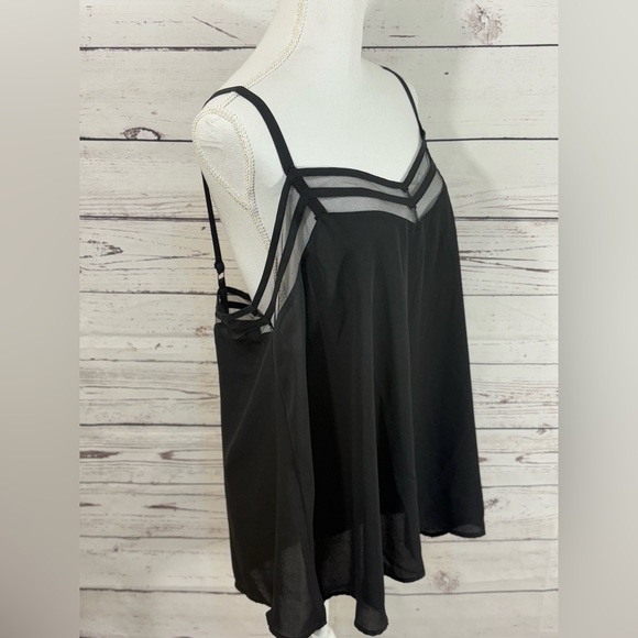 Torrid Black Spaghetti Strap Mesh Camisole in Size 1 - Picture 4 of 8